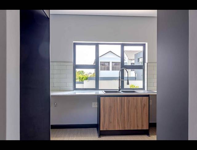 5 BEDROOM PROPERTY TO RENT IN COPPERLEAF ESTATE